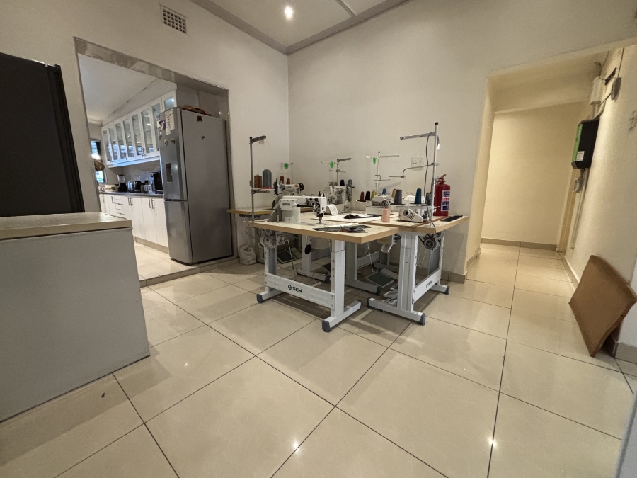 5 Bedroom Property for Sale in Glenlilly Western Cape